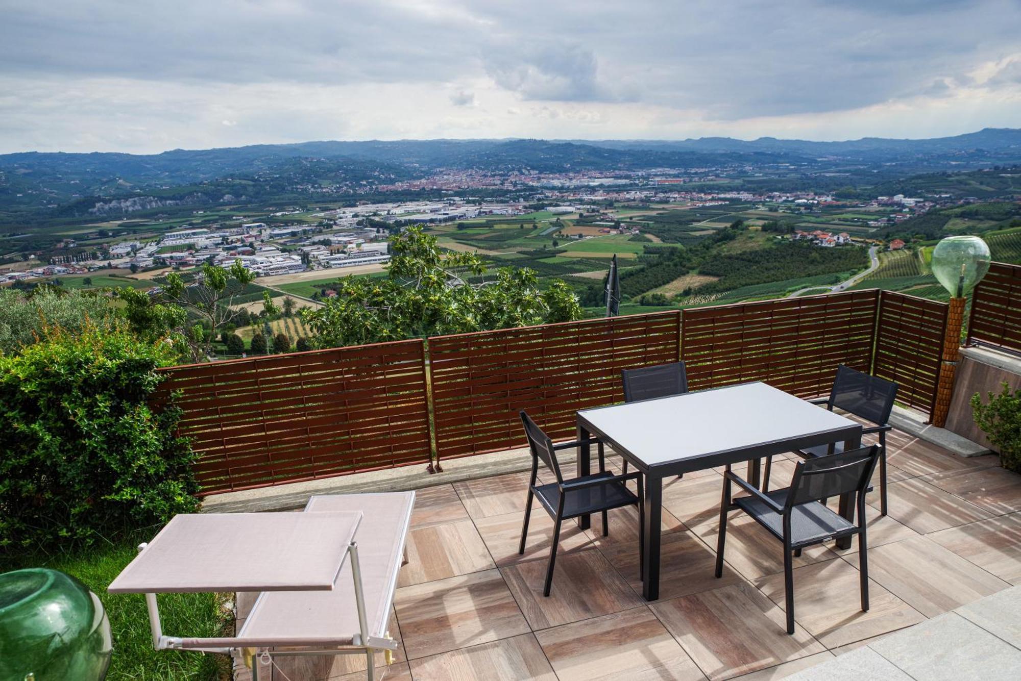 Vista Langhe - Cerratohouses Guarene Extérieur photo
