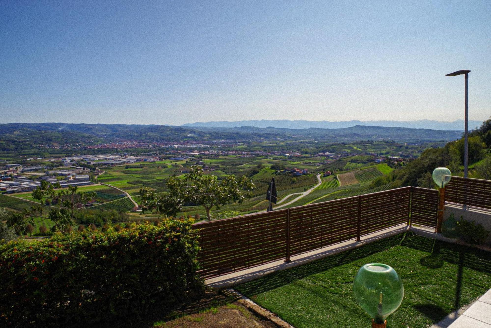 Vista Langhe - Cerratohouses Guarene Extérieur photo